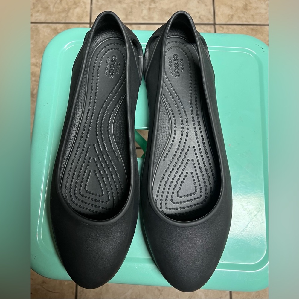 Women’s flats size 10 Crocs